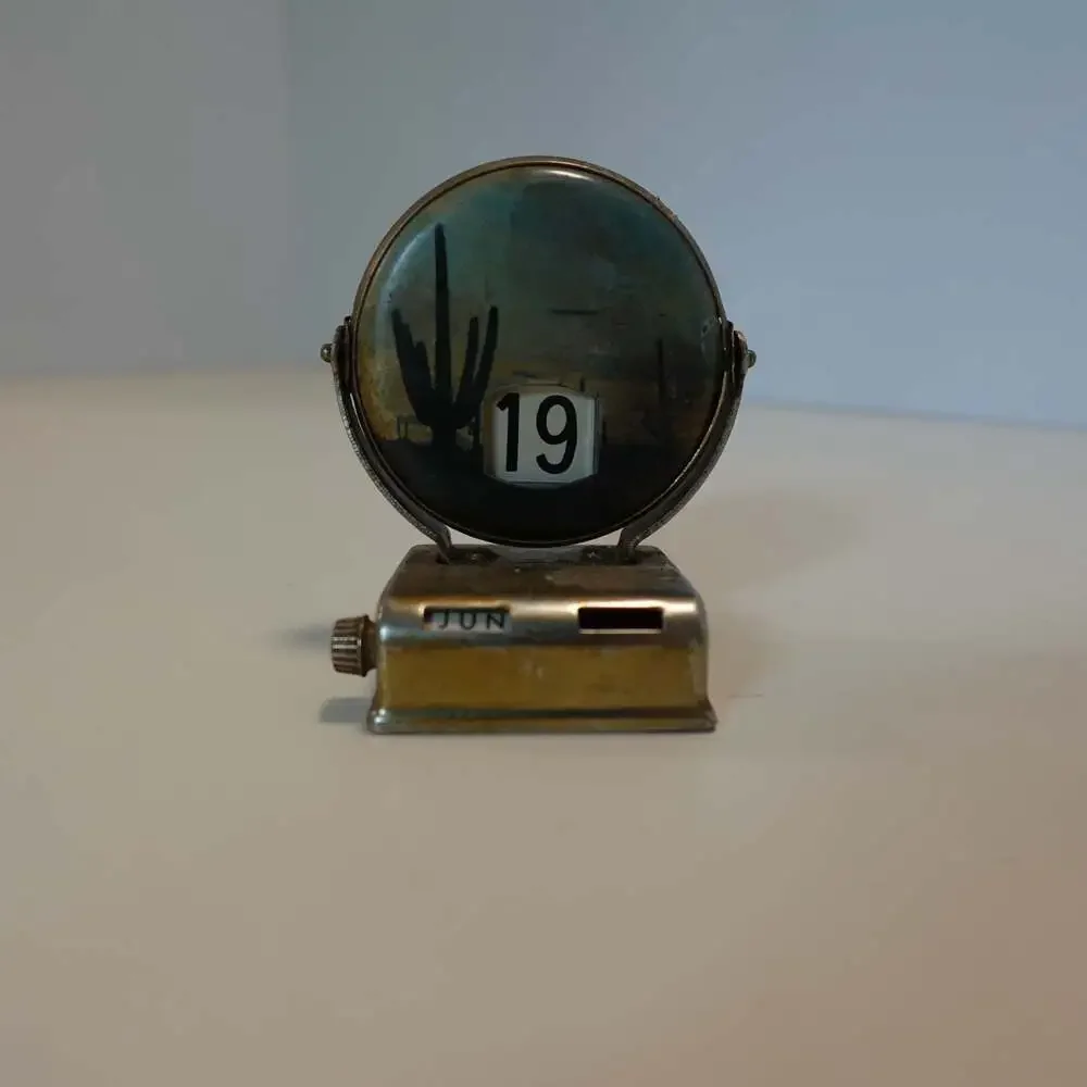 Vintage Metal Desktop Perpetual Flip Calendar with Desert  Cactus Scene (PARTS)